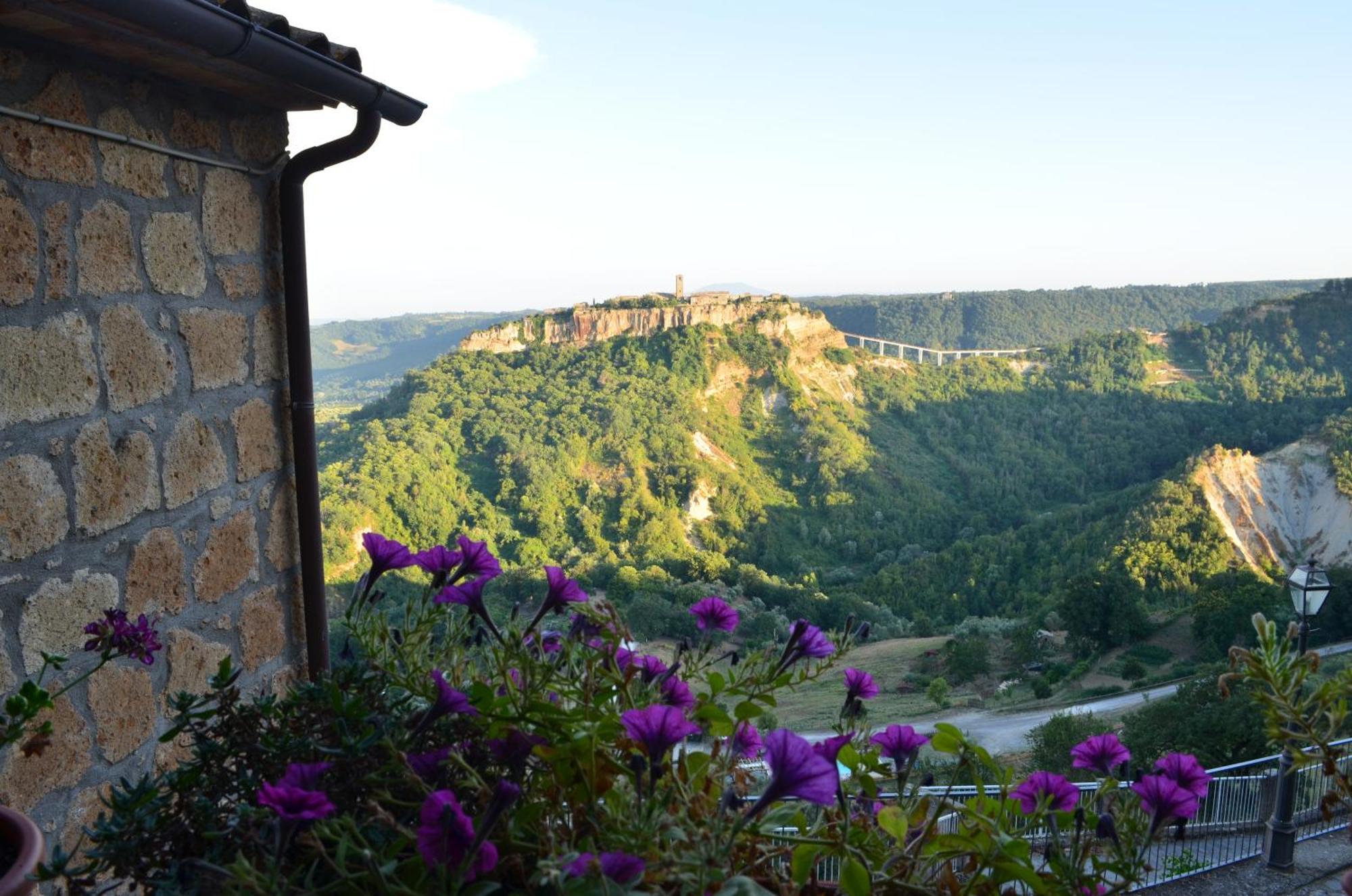 Le Calanque La Terrazza Su Civita Lubriano Dış mekan fotoğraf